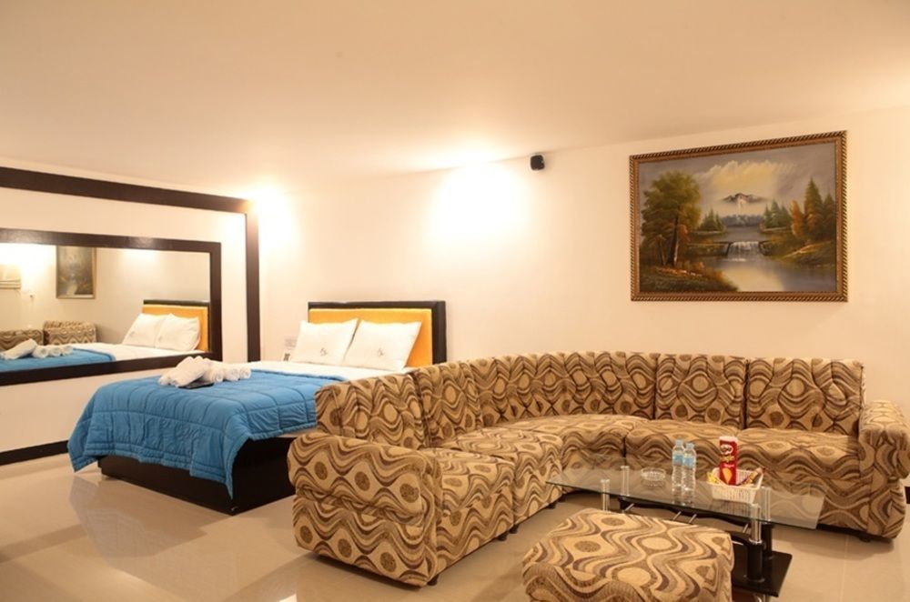 Vf Four Season Hotel อังเฮเลส ภายนอก รูปภาพ