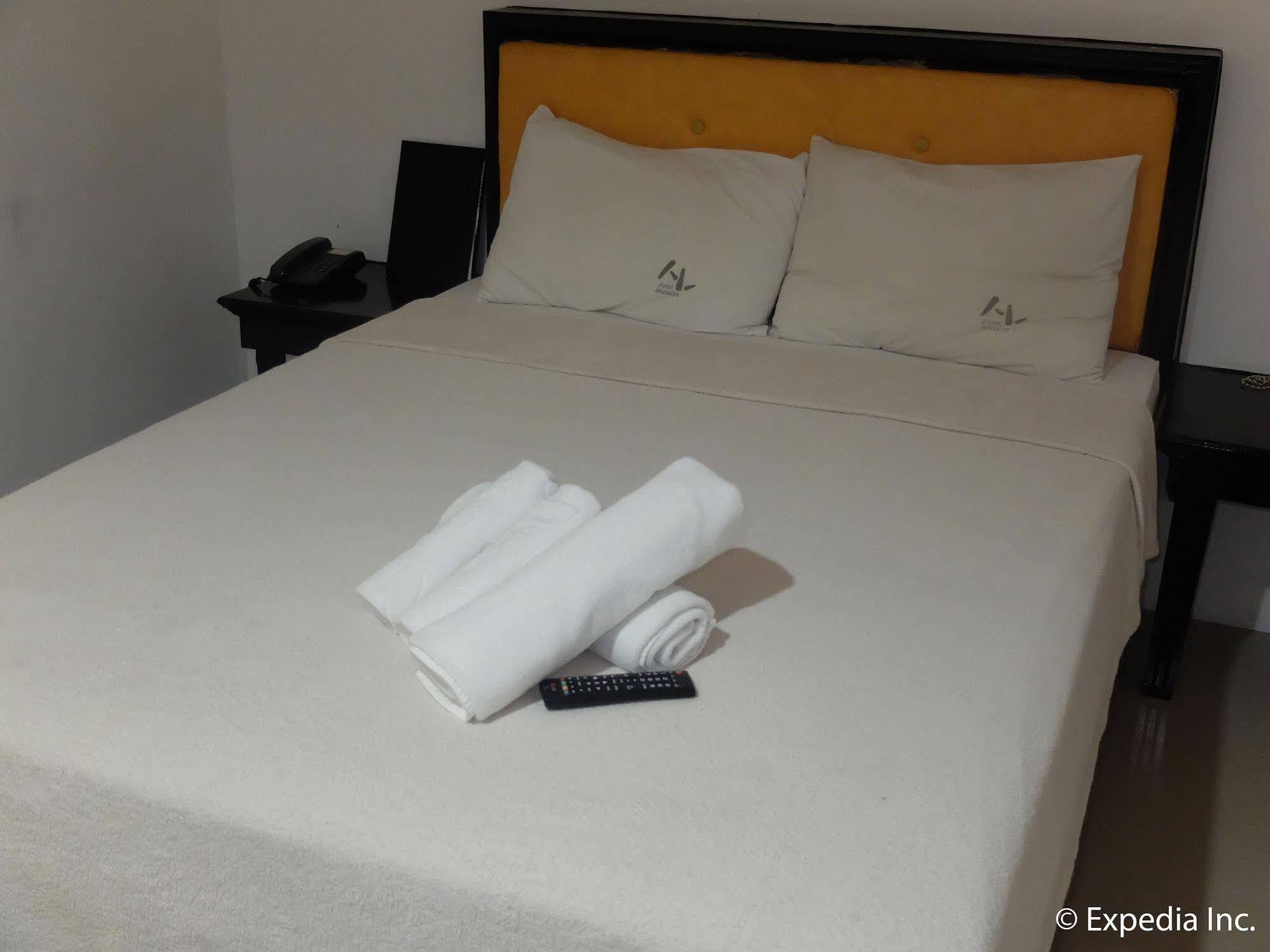 Vf Four Season Hotel อังเฮเลส ภายนอก รูปภาพ